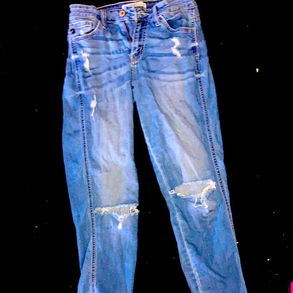 Ripped jeans small or w7 size 27